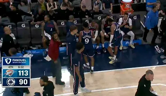 开云体育官方下载-霍姆格伦砍下30分14篮板4盖帽，雷霆末节113-90打停快船